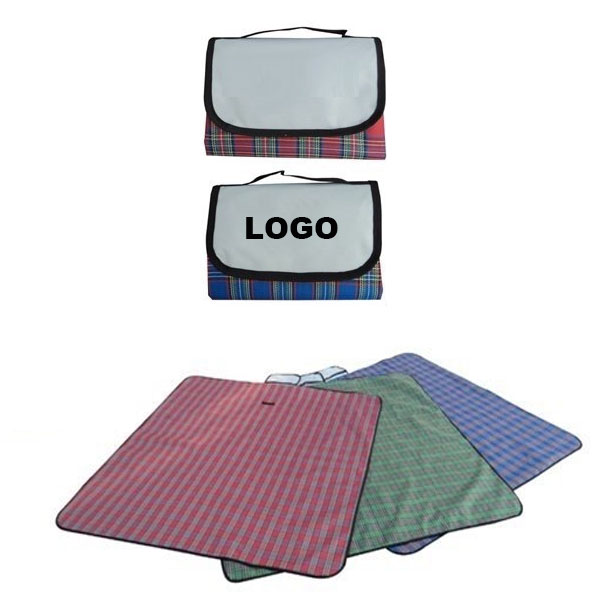 Foldable blanket for camping